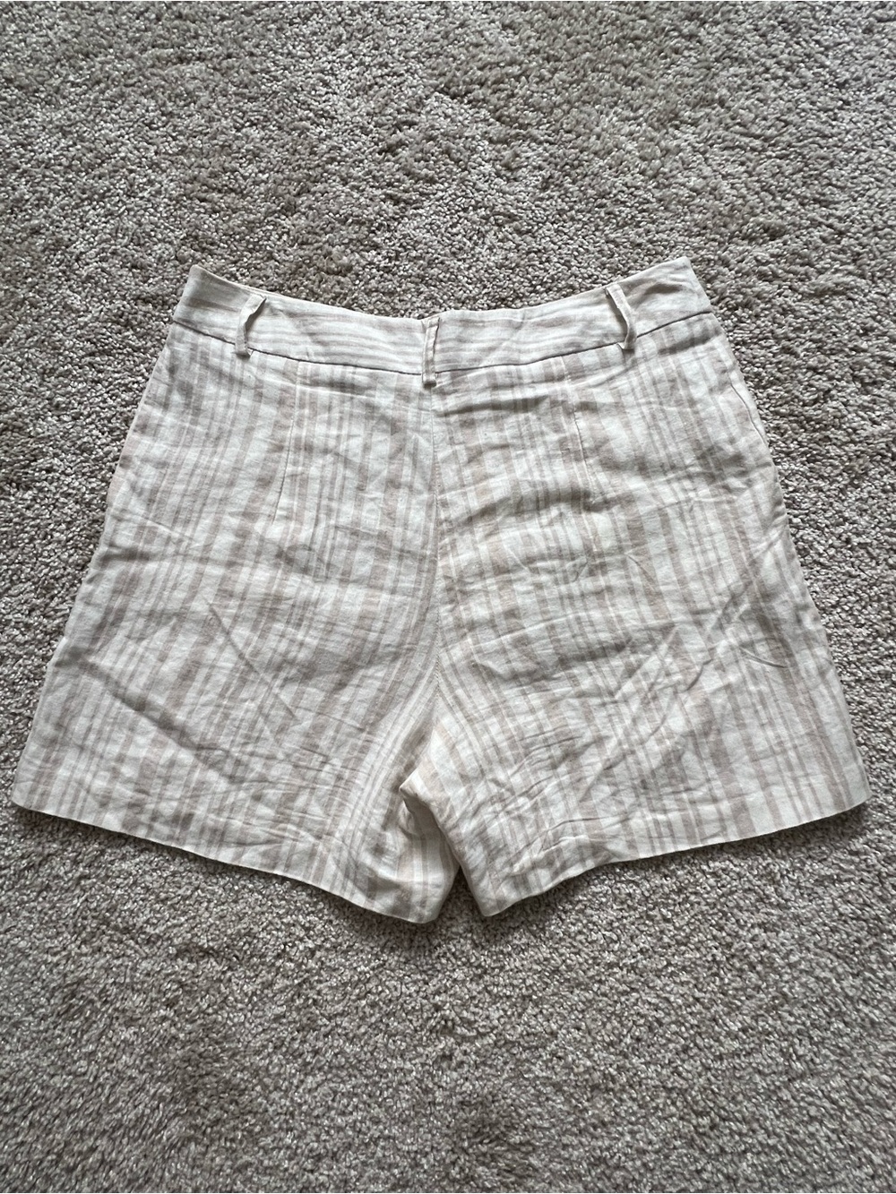 Coastal Chic Quiet Luxury Old Money Striped Lightweight Tailored Shorts Size M - Picture 2 of 5